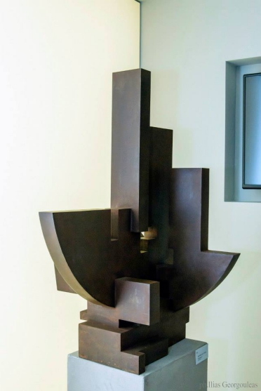 La sculpture Navire spatial, Hommage a Niemeyer